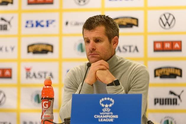 Hisingen Arena, Gothenburg, Swed Head coach Jens Scheuer (FC Bayern Munich) on the press conference, PK, Pressekonferenz after the UEFA Womens Champions League game in group D between BK Hacken and FC Bayern Munich on December 9 2021 at Hisingen arena in Gothenburg, Sweden Sven Beyrich SPP BK Hacken v FC Bayern Munich - UEFA Womens Champions League Group D - Hisingen Arena 