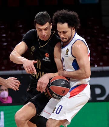 09 12 2018, Euroleague, FC Bayern Basketball vs Anadolou, Audi Dome Munich, sports, in picture Vladimir Lucic FCB Basketball vs Shane Larkin Anadolou Efes.