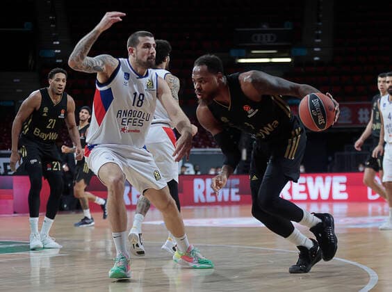 09 12 2018, Euroleague, FC Bayern Basketball vs Anadolou, Audi Dome Muenchen, sports, pictured Augustine Rubit FCB Basketball , Adrien Moerman Anadolou Efes vs Deshaun Thomas FCB Basketball.