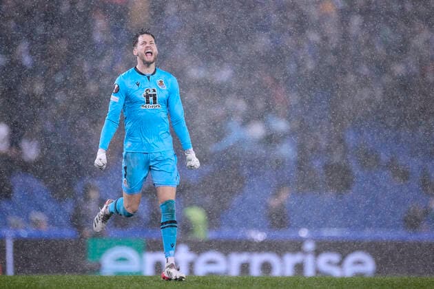 FOOTBALL - UEFA Europa League - Real Sociedad v PSV Eindhoven Alex Remiro of Real Sociedad reacts during the UEFA Europa League group B match between Real Sociedad and PSV Eindhoven at Reale Arena on 9 of December, 2021 in San Sebastian, Spain. San Sebastian Reale Arena Basque Country Spain RSOvPSV069 Copyright: xRicardoxLarreinax