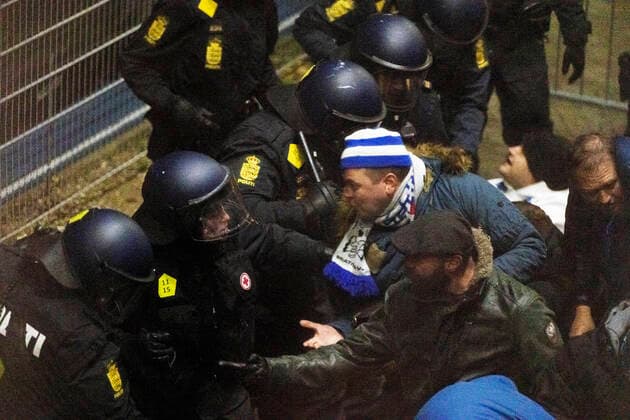 SK Slovan Bratislava fans and police in clash after the match FC Copenhagen meets Slovan Bratislava in Conference League group F, in the Park in Copenhagen, Thursday 9 December 2021, Copenhagen Denmark  Copyright: fotograf@clausbech.dk ClausxBechx cop103 spdk20211209-233252-L