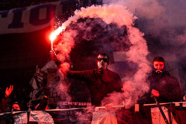 FC Copenhagen v Slovan Bratislava, UEFA Europa Conference League, Copenhagen, Denmark Copenhagen, Denmark. 09th, December 2021. Football fans of FC Copenhagen seen with flares ont the stands during the UEFA Europa Conference League match between FC Copenhagen and Slovan Bratislava at Parken in Copenhagen. Copenhagen Denmark  Copyright: xGonzalesxPhoto DejanxObretkovicx
