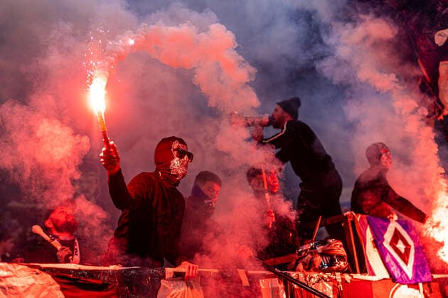 FC Copenhagen v Slovan Bratislava, UEFA Europa Conference League, Copenhagen, Denmark Copenhagen, Denmark. 09th, December 2021. Football fans of FC Copenhagen seen with flares ont the stands during the UEFA Europa Conference League match between FC Copenhagen and Slovan Bratislava at Parken in Copenhagen. Copenhagen Denmark  Copyright: xGonzalesxPhoto DejanxObretkovicx
