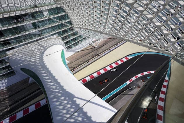 11 PEREZ Sergio (mex), Red Bull Racing Honda RB16B, action during the Formula 1 Etihad Airways Abu Dhabi Grand Prix 2021, 22th round of the 2021 FIA Formula One World Championship, WM, Weltmeisterschaft from December 10 to 12, 2021 on the Yas Marina Circuit, in Yas Island, Abu Dhabi - F1 - ABU DHABI GRAND PRIX 2021 DPPI Panoramic  00121045_AV6_5597.JPG