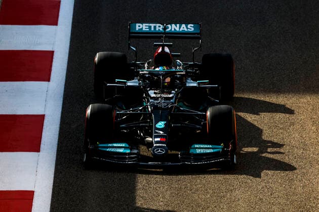 44 Lewis Hamilton GBR, Mercedes AMG Petronas F1 Team , F1 Grand Prix of Abu Dhabi at Yas Marina Circuit on December 10, 2021 in Abu Dhabi, United Arab Emirates Photo by HOCH ZWEI Abu Dhabi United Arab Emirates