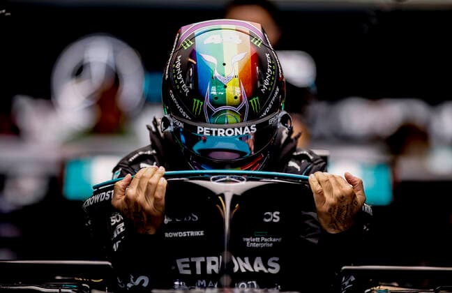 44 Lewis Hamilton GBR, Mercedes AMG Petronas F1 Team , F1 Grand Prix of Abu Dhabi at Yas Marina Circuit on December 10, 2021 in Abu Dhabi, United Arab Emirates Photo by HOCH ZWEI Abu Dhabi United Arab Emirates