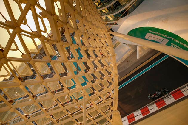 44 Lewis Hamilton GBR, Mercedes AMG Petronas F1 Team , F1 Grand Prix of Abu Dhabi at Yas Marina Circuit on December 10, 2021 in Abu Dhabi, United Arab Emirates Photo by HOCH ZWEI Abu Dhabi United Arab Emirates
