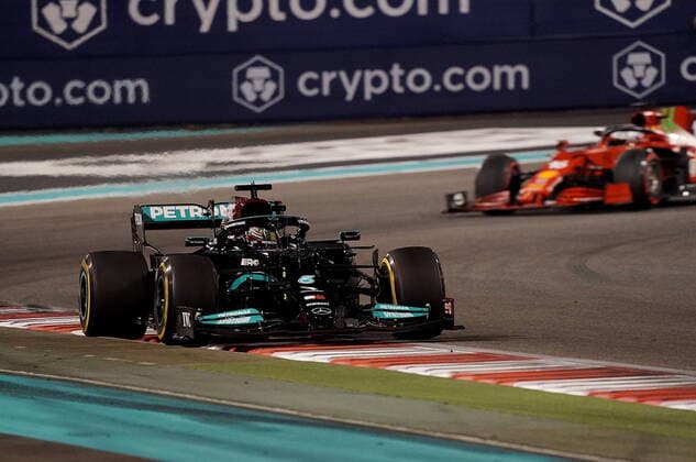 FORMULA 1 ETIHAD AIRWAYS ABU DHABI GRAND PRIX 2021 10 12 2021, Yas Marina Circuit, Abu Dhabi, FORMULA 1 ETIHAD AIRWAYS ABU DHABI GRAND PRIX 2021 , in picture Lewis Hamilton GBR , Mercedes AMG Petronas Formula One Team nordphotoxGmbHx xBratic nph00250