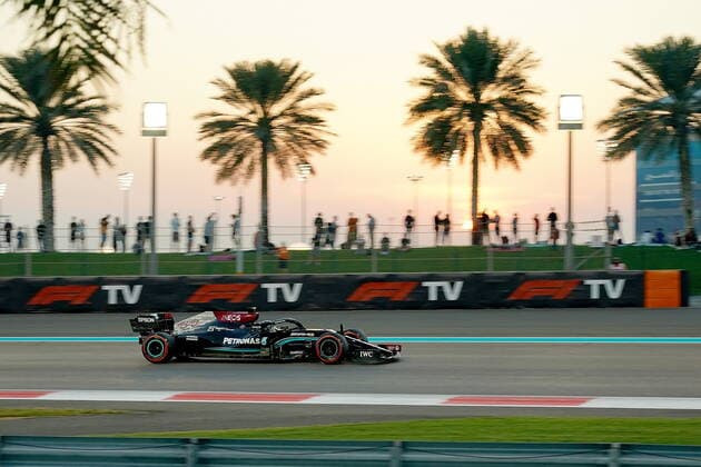 FORMULA 1 ETIHAD AIRWAYS ABU DHABI GRAND PRIX 2021 10 12 2021, Yas Marina Circuit, Abu Dhabi, FORMULA 1 ETIHAD AIRWAYS ABU DHABI GRAND PRIX 2021 , in picture Lewis Hamilton GBR , Mercedes AMG Petronas Formula One Team nordphotoxGmbHx xBratic nph00250