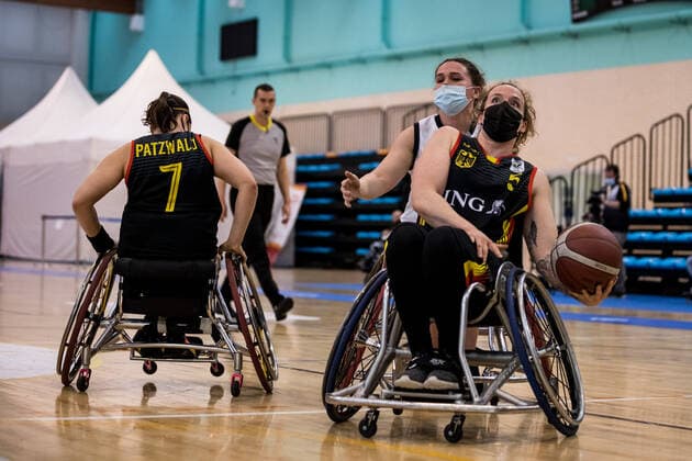 European Championship Wheelchair Basketball 10 12 2021 MADRID, SPAIN 10 December Wheelchair Basketball, Semi Final Great Britain vs Germany Women on Day 7 of the European Championship Wheelchair Basketball on 10 12 2021 at Polid Municipal Francisco Fernandez Ochoa in Madrid, Spain Helen Freeman Great Britain, 7 , Vanessa Erskine Germany, 5 Copyright: xBEAUTIFULxSPORTS Wunderlx
