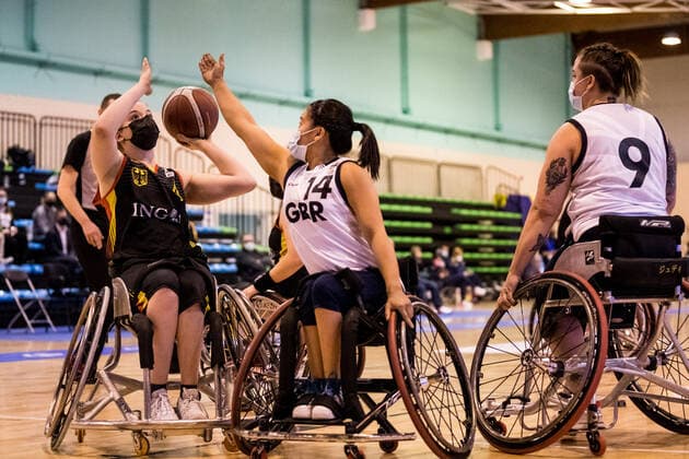European Championship Wheelchair Basketball 10 12 2021 MADRID, SPAIN 10 December Wheelchair Basketball, Semi Final Great Britain vs Germany Women on Day 7 of the European Championship Wheelchair Basketball on 10 12 2021 at Polid Municipal Francisco Fernandez Ochoa in Madrid, Spain Svenja Erni Germany, 4 , Joy Haizelden Great Britain, 14 Copyright: xBEAUTIFULxSPORTS Wunderlx