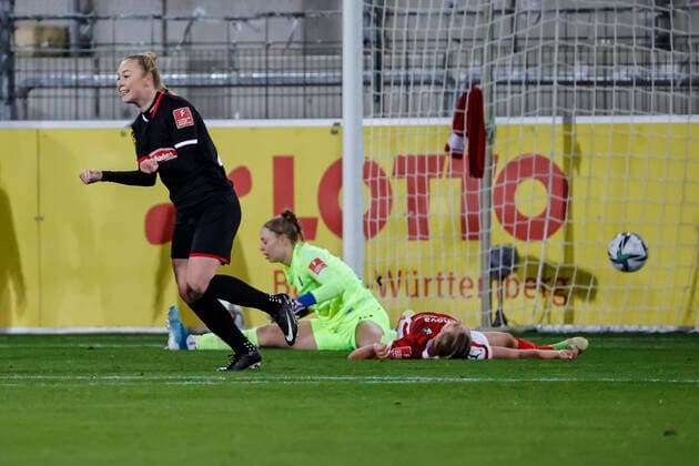 Flyeralarm Frauen Bundesliga 11 Spieltag 21 22 SC Freiburg vs 1 FC Koeln 10 12 2021 Weronika Zawistowska 1 FC Koeln 24 celebrates after scoring 0 2, Flyeralarm Frauen Bundesliga, SC Freiburg vs 1 FC Koeln, on Friday 10 December 2021 Dreisamstadion in Freiburg Germany Copyright: xBEAUTIFULxSPORTS G.xHubbsx
