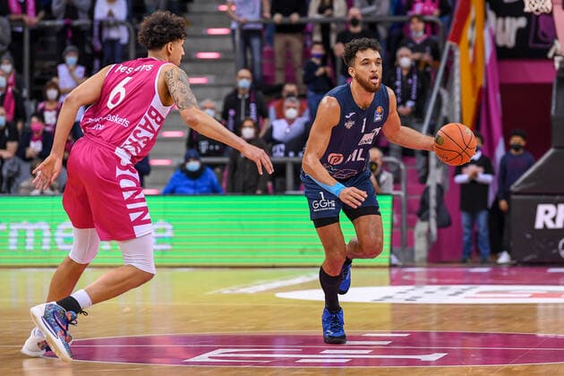 easyCredit BBL, Telekom Baskets Bonn vs MLP Academics Heidelberg, 10 12 2021 Brekkott Chapman MLP Academics Heidelberg, 1 , Michael Kessens Telekom Baskets Bonn, 6 , easyCredit BBL, Telekom Baskets Bonn vs MLP Academics Heidelberg on 10 12 2021 at Telekom Dome Bonn, Bonn North Rhine Westphalia. Copyright: xBEAUTIFULxSPORTS Mueller-Laschetx