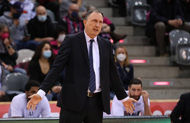 Bonn, Germany, 10 12 2021, Telekom Dome, Basketball, BBL, Telekom Baskets Bonn vs MLP Academics Heidelberg Head Coach Branislav Ignjatovic Heidelberg