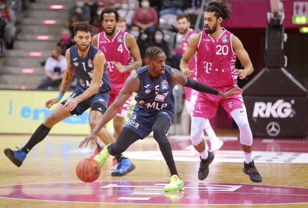 Jeremy Morgan Telekom Baskets Bonn vs Shyron Ely MLP Academics Heidelberg easyCredit BBL 1 Bundesliga , 2021 2022 season , Hauptrunde 10 Spieltag
