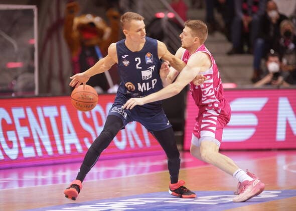 Tim Hasbargen Telekom Baskets Bonn vs Niklas Würzner MLP Academics Heidelberg easyCredit BBL 1 Bundesliga , season 2021 2022 , main round 10 matchday