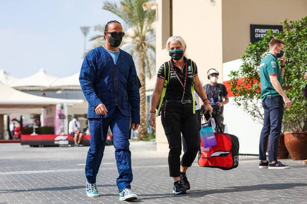 HAMILTON Lewis (gbr), Mercedes AMG F1 GP W12 E Performance, portrait during the Formula 1 Etihad Airways Abu Dhabi Grand Prix 2021, 22th round of the 2021 FIA Formula One World Championship, WM, Weltmeisterschaft from December 10 to 12, 2021 on the Yas Marina Circuit, in Yas Island, Abu Dhabi - F1 - ABU DHABI GRAND PRIX 2021 DPPI Panoramic  00121045_AV6_6261