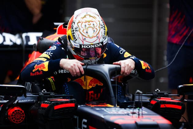 VERSTAPPEN Max (ned), Red Bull Racing Honda RB16B, portrait during the Formula 1 Etihad Airways Abu Dhabi Grand Prix 2021, 22th round of the 2021 FIA Formula One World Championship, WM, Weltmeisterschaft from December 10 to 12, 2021 on the Yas Marina Circuit, in Yas Island, Abu Dhabi - F1 - ABU DHABI GRAND PRIX 2021 DPPI Panoramic  00121045_AV6_6628