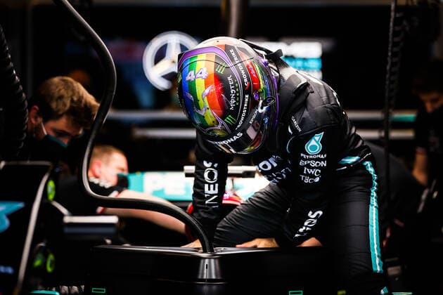 HAMILTON Lewis (gbr), Mercedes AMG F1 GP W12 E Performance, portrait during the Formula 1 Etihad Airways Abu Dhabi Grand Prix 2021, 22th round of the 2021 FIA Formula One World Championship, WM, Weltmeisterschaft from December 10 to 12, 2021 on the Yas Marina Circuit, in Yas Island, Abu Dhabi - F1 - ABU DHABI GRAND PRIX 2021 DPPI Panoramic  00121045_AV6_6980