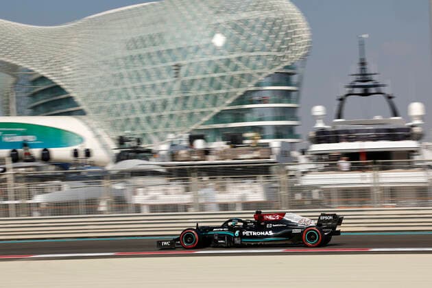 44 Lewis Hamilton GBR, Mercedes AMG Petronas F1 Team , F1 Grand Prix of Abu Dhabi at Yas Marina Circuit on December 11, 2021 in Abu Dhabi, United Arab Emirates Photo by HOCH ZWEI Abu Dhabi United Arab Emirates