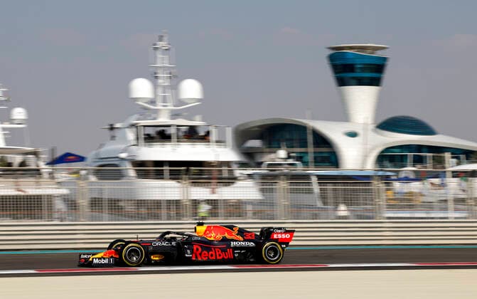 33 Max Verstappen NED, Red Bull Racing , F1 Grand Prix of Abu Dhabi at Yas Marina Circuit on December 11, 2021 in Abu Dhabi, United Arab Emirates Photo by HOCH ZWEI Abu Dhabi United Arab Emirates