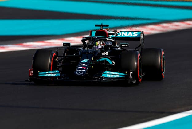 44 Lewis Hamilton GBR, Mercedes AMG Petronas F1 Team , F1 Grand Prix of Abu Dhabi at Yas Marina Circuit on December 11, 2021 in Abu Dhabi, United Arab Emirates Photo by HOCH ZWEI Abu Dhabi United Arab Emirates