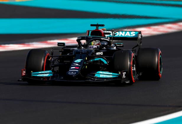 44 Lewis Hamilton GBR, Mercedes AMG Petronas F1 Team , F1 Grand Prix of Abu Dhabi at Yas Marina Circuit on December 11, 2021 in Abu Dhabi, United Arab Emirates Photo by HOCH ZWEI Abu Dhabi United Arab Emirates