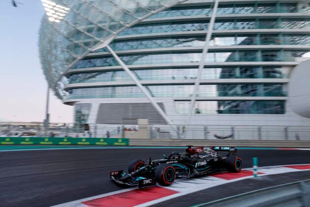 44 Lewis Hamilton GBR, Mercedes AMG Petronas F1 Team , F1 Grand Prix of Abu Dhabi at Yas Marina Circuit on December 11, 2021 in Abu Dhabi, United Arab Emirates Photo by HOCH ZWEI Abu Dhabi United Arab Emirates