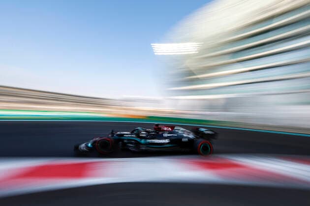 44 Lewis Hamilton GBR, Mercedes AMG Petronas F1 Team , F1 Grand Prix of Abu Dhabi at Yas Marina Circuit on December 11, 2021 in Abu Dhabi, United Arab Emirates Photo by HOCH ZWEI Abu Dhabi United Arab Emirates