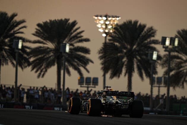 44 HAMILTON Lewis (gbr), Mercedes AMG F1 GP W12 E Performance, action during the Formula 1 Etihad Airways Abu Dhabi Grand Prix 2021, 22th round of the 2021 FIA Formula One World Championship, WM, Weltmeisterschaft from December 10 to 12, 2021 on the Yas Marina Circuit, in Yas Island, Abu Dhabi - F1 - ABU DHABI GRAND PRIX 2021 DPPI Panoramic  00121045__V2_1285.JPG
