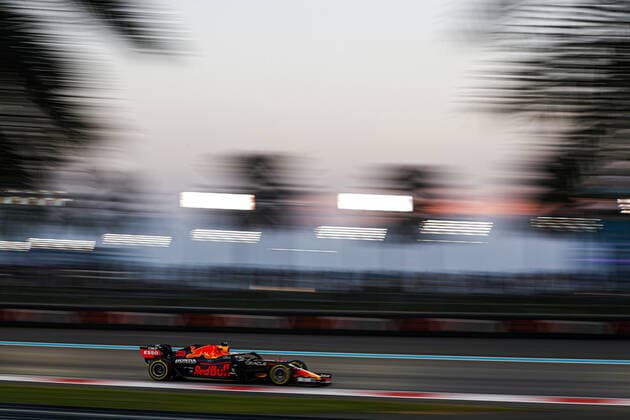33 VERSTAPPEN Max (nld), Red Bull Racing Honda RB16B, action during the Formula 1 Etihad Airways Abu Dhabi Grand Prix 2021, 22th round of the 2021 FIA Formula One World Championship, WM, Weltmeisterschaft from December 10 to 12, 2021 on the Yas Marina Circuit, in Yas Island, Abu Dhabi - F1 - ABU DHABI GRAND PRIX 2021 DPPI Panoramic  00121045__V2_1678.JPG
