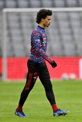 Before kick-off Leroy Sane FC Bayern Muenchen FCB 10 Aufwaermen Training FC Bayern Muenchen FCB vs 1 FSV Mainz 05 11 12 2021 DFL REGULATIONS PROHIBIT ANY USE OF PHOTOGRAPHS AS IMAGE SEQUENCES AND OR QUASI VIDEO FC Bayern Muenchen FCB vs 1 FSV Mainz 05