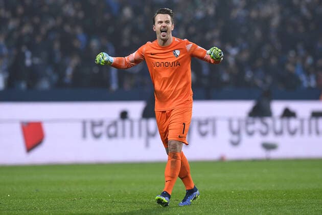 Sport Themen der Woche KW49 Sport Bilder des Tages Fußball 1. Bundesliga 15. Spieltag VfL Bochum - Borussia Dortmund am 11.12.2021 im Vonovia Ruhrstadion in Bochum Manuel Riemann ( Bochum ) feiert das 1:0 für Bochum DFL regulations prohibit any use of photographs as image sequences and or quasi-video. *** Fußball 1 Bundesliga 15 Spieltag VfL Bochum Borussia Dortmund am 11 12 2021 im Vonovia Ruhrstadion in Bochum Manuel Riemann Bochum celebrates the 1 0 for Bochum DFL regulations prohibit any use of photographs as image sequences and or quasi video xRx