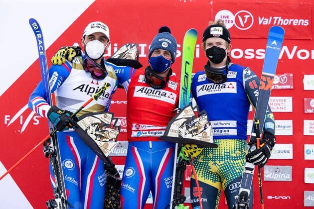 Sport Themen der Woche KW49 FREE STYLE - FIS SX WC Val Thorens VAL THORENS,FRANCE,11.DEC.21 - FREESTYLE SKIING - FIS World Cup, Ski Cross, ladies, men. Image shows Bastien Midol, Terence Tchiknavorian (FRA) and Florian Wilmsmann (GER). Keywords: trophy.  GEPAxpictures xDanielxGoetzhaber