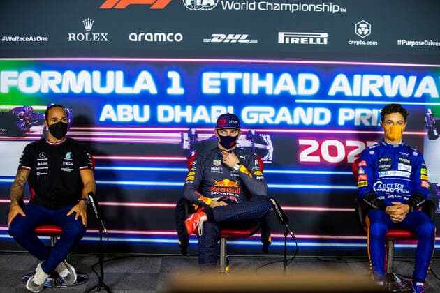F1 Grand Prix of Abu Dhabi 44 Lewis Hamilton (GBR, Mercedes-AMG Petronas F1 Team), 33 Max Verstappen (NED, Red Bull Racing), 4 Lando Norris (GBR, McLaren F1 Team), F1 Grand Prix of Abu Dhabi at Yas Marina Circuit on December 11, 2021 in Abu Dhabi, United Arab Emirates. (Photo by Sam Bloxham LAT Motorsport Images FIA Pool via HOCH ZWEI) Abu Dhabi United Arab Emirates Poolfoto HOCH ZWEI Pool Motorsport Images ,EDITORIAL USE ONLY