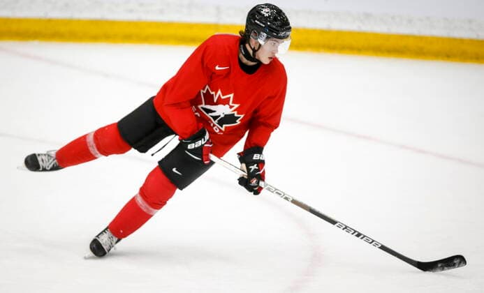 December 11, 2021, Calgary, AB, CANADA: Olen Zellweger skates during a practice at the Canadian World Junior Hockey Championships selection camp in Calgary, Alta., Saturday, Dec. 11, 2021. Olen Zellweger  - ZUMAc35_ 20211211_zaf_c35_019 Copyright: xJeffxMcintoshx