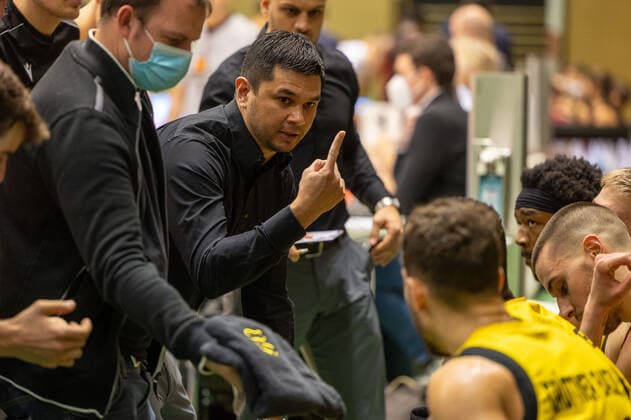 Daniel Jansson Tigers Tuebingen, Head Coach ¨¨Tigers Tuebingen vs Artland Dragons, 2 Basketball, Bundesliga, Pro A, Barmer 2 Basketball, Matchday 13, Season 2021 2022, 11 12 2021, ¨¨ Tigers Tuebingen Artland Dragons, Basketball, 2 Bundesliga, Barmer 2 Basketball, Matchday 13, Season 2021 2022, 11 12 2021 Rottenburg. Copyright: xDennisxDuddek xEibnerxPressefotox EP_DDK