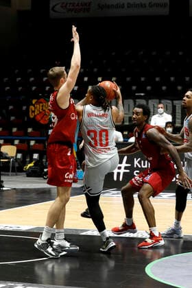 11 12 2021, 2 Toyota Womens Basketball Bundesliga North, DBBL, 2021 2022 season, women, Chemcats Chemnitz BG 89 AVIDES Hurricanes T J Williams, Jobstairs Giessen 46ers Chemnitz Sporthalle am Schlossteich Saxony Germany.