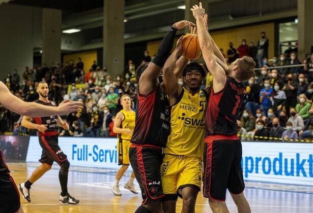 Isaiah Crawley Tigers Tuebingen, 53 ¨¨Tigers Tuebingen vs Artland Dragons, 2 Basketball, Bundesliga, Pro A, Barmer 2 Basketball, Spieltag 13, Spielzeit 2021 2022, 11 12 2021, ¨¨ Tigers Tuebingen Artland Dragons, Basketball, 2 Bundesliga, Barmer 2 Basketball, Spieltag 13, Spielzeit 2021 2022, 11 12 2021 Rottenburg. Copyright: xDennisxDuddek xEibnerxPressefotox EP_DDK