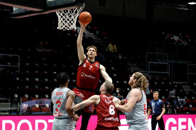 11 12 2021, easyCredit Basketball Bundesliga, BBL, 2021 2022 season, men, Chemnitz Niners Jobstairs Giessen 46ers Jonas Richter, Niners Chemnitz Chemnitz Fair Chemnitz Saxony Germany