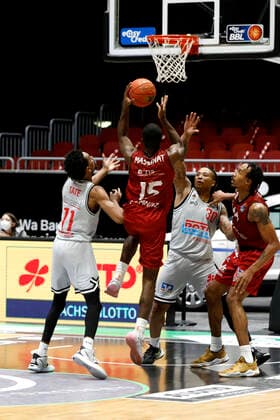 11 12 2021, easyCredit Basketball Bundesliga, BBL, 2021 2022 season, men, Chemnitz Niners Jobstairs Giessen 46ers Frantz Massenat, Niners Chemnitz Chemnitz Fair Chemnitz Saxony Germany