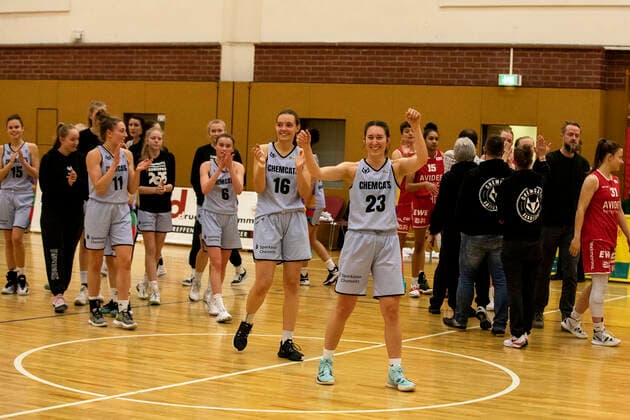 11 12 2021, 2 Toyota Womens Basketball Bundesliga North, DBBL, 2021 2022 season, women, Chemcats Chemnitz BG 89 AVIDES Hurricanes winner for the ChemCats, Courtney Michele Strait, ChemCats Chemnitz, Lilli Frölich, ChemCats Chemnitz Chemnitz Sporthalle am Schlossteich Saxony Germany
