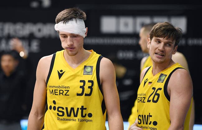Basketball 2 Bundesliga 2021 2022 13 Matchday 20 11 2021 in Rottenburg Tigers Tuebingen Artland Dragons disappointment Tigers Ryan Richard Mikesell li and Till Joenke.