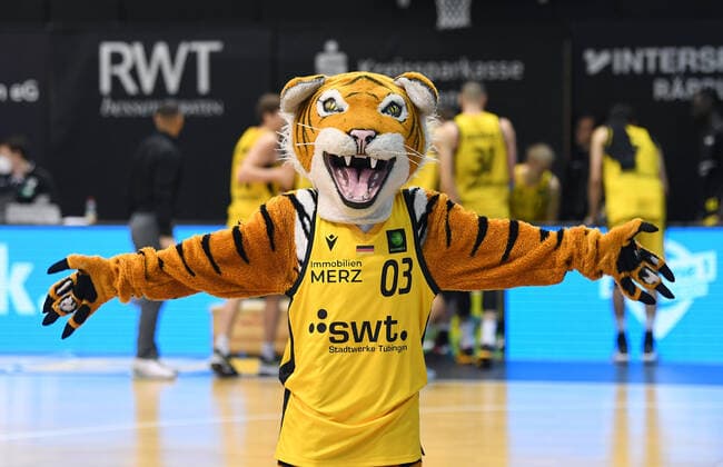 Basketball 2 Bundesliga 2021 2022 13 Matchday 20 11 2021 in Rottenburg Tigers Tuebingen Artland Dragons Tigers mascot Walter