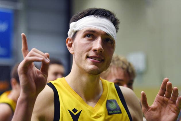 Basketball 2 Bundesliga 2021 2022 13 Matchday 20 11 2021 in Rottenburg Tigers Tuebingen Artland Dragons JUBEL Ryan Richard Mikesell Tigers.