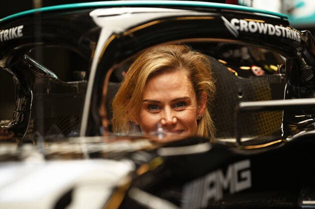 12 12 2021, xekx, Formula 1 FIA, Abu Dhabi Grand Prix 2021 emspor, Valtteri Bottas partner Tiffany Cromwell may sit in Bottas Mercedes DFL DFB REGULATES PROHIBIT ANY USE OF PHOTOGRAPHS as IMAGE SEQUENCES and or QUASI VIDEO Abu Dhabi eel-fotografie Eberhard Krieger