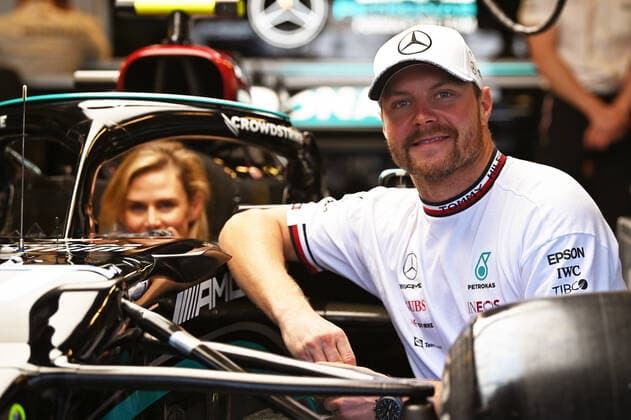 12 12 2021, xekx, Formula 1 FIA, Abu Dhabi Grand Prix 2021 emspor, Valtteri Bottas right partner Tiffany Cromwell may sit in Bottas Mercedes DFL DFB REGULATES PROHIBIT ANY USE OF PHOTOGRAPHS as IMAGE SEQUENCES and or QUASI VIDEO Abu Dhabi eel-fotografie Eberhard Krieger