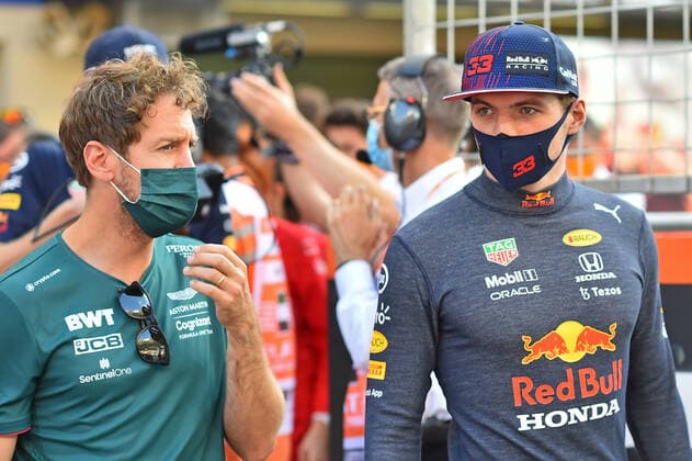 12 12 2021, xekx, Formula 1 FIA, Abu Dhabi Grand Prix 2021 emspor, v l Sebastian Vettel Aston Martin F1 Team, 5 , Max Verstappen Red Bull Racing, 33 DFL DFB REGULATIONS PROHIBIT ANY USE OF PHOTOGRAPHS as IMAGE SEQUENCES and or QUASI VIDEO Abu Dhabi eel-fotografie Eberhard Krieger