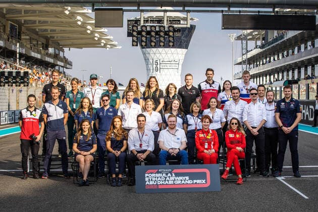 press officers group photo during the Formula 1 Etihad Airways Abu Dhabi Grand Prix 2021, 22th round of the 2021 FIA Formula One World Championship, WM, Weltmeisterschaft from December 10 to 12, 2021 on the Yas Marina Circuit, in Yas Island, Abu Dhabi - F1 - ABU DHABI GRAND PRIX 2021 - RACE DPPI Panoramic  00121046_AV6_8339