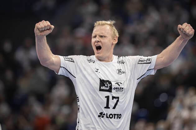 THW Kiel vs Rhein Neckar Loewen, LIQUI MOLY Handball Bundesliga, 12 12 21 Kiel cheering Patrick Wiencek THW Kiel goal, 17 Copyright: xBEAUTIFULxSPORTS MarioxM.xKobergx